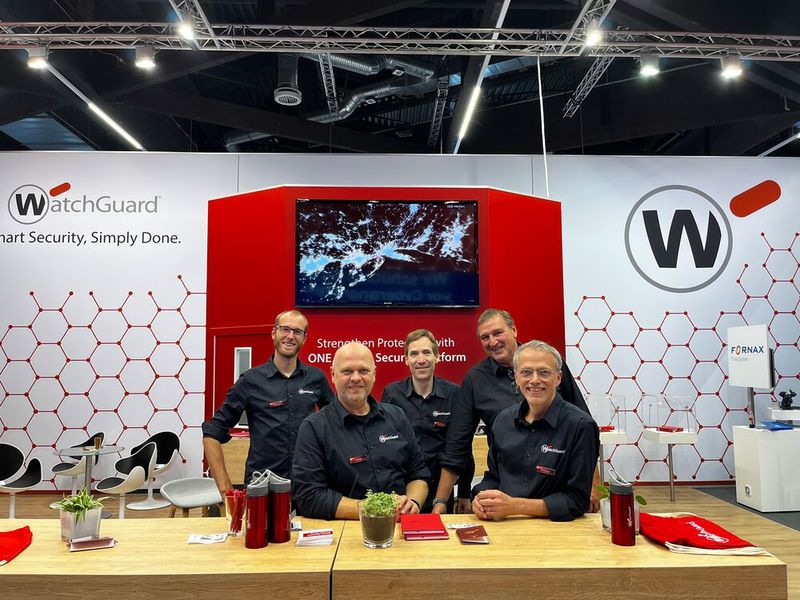 Auch wenn man es nicht sofort sieht: Das Watchguard Team hat wieder seine berühmten roten Sneaker an. (Bild: Vogel IT-Medien GmbH)