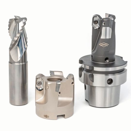 Weltrekordverdächtig mit 21 l/min: Mit dem Optimill-Alu-Wave und dem «Neomill-Alu-Qbig» präsentiert Mapal zur EMO 2023 ein durchgängiges Programm zur Hochvolumenbearbeitung von Aluminiumwerkstoffen. Weltrekordverdächtig mit 21 l/min: Mit dem Optimill-Alu-Wave und dem «Neomill-Alu-Qbig» präsentiert Mapal zur EMO 2023 ein durchgängiges Programm zur Hochvolumenbearbeitung von Aluminiumwerkstoffen.