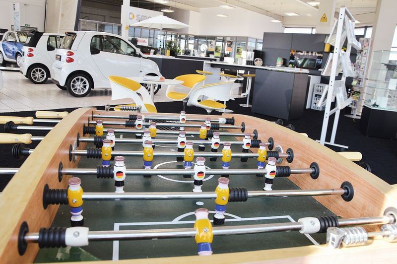 Der Kundenbereich neben der Smart-Ausstellung. (Achter/ »kfz-betrieb«)