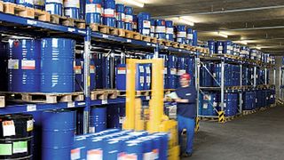Logistique dans les entrepôts de produits chimiques. (Image: Brenntag Schweizerhall SA) (Archiv: Vogel Business Media)