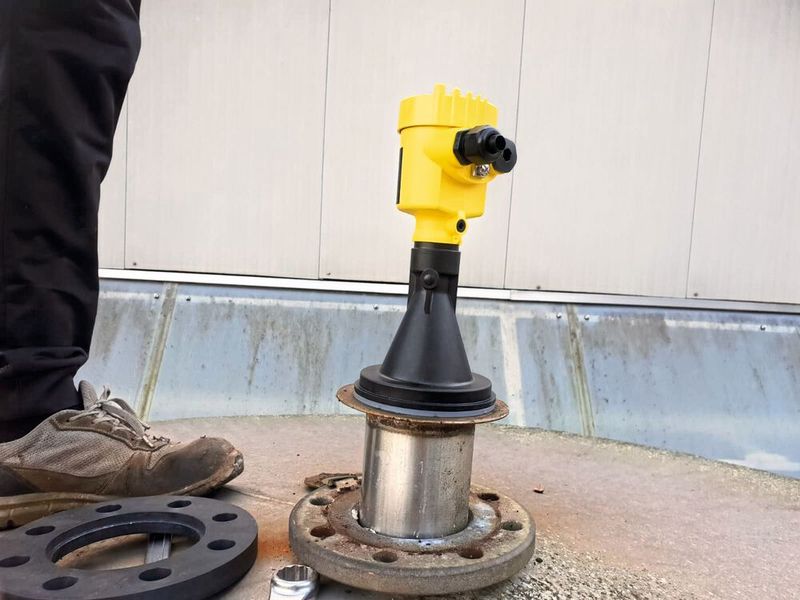 Für alle Beteiligten in der Maismühle war die berührungslose Messung ein Pluspunkt. So mussten die Silos für die Montage der Sensoren nicht entleert werden. (Bild: Vega)