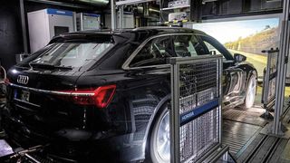 Das Horiba-Testsystem für Lidarsensoren projeziert künstliche Objekte, die von den Systemen des Fahrzeugs erkannt werden sollen. (Bild: Horiba Europe)