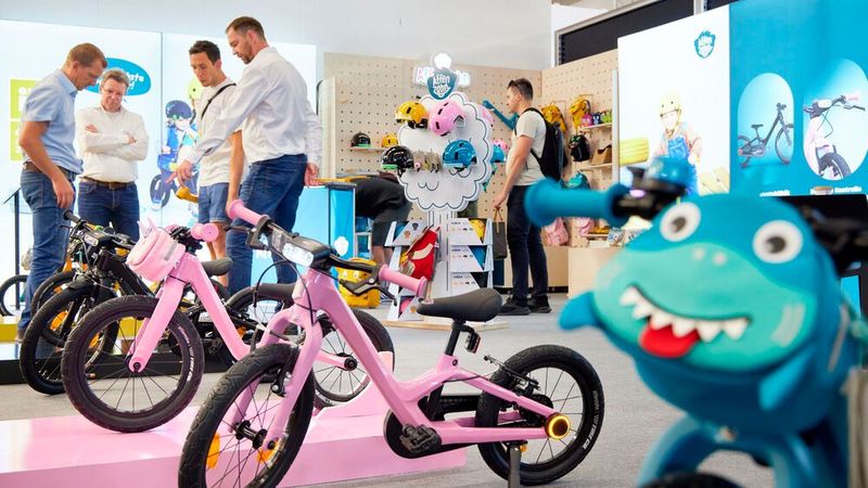 Affenzahn stellt eigentlich Rucksäcke für Kinder her. Nun stellt sich das Unternehmen auch im Segment für Kinderfahrräder auf. (Bild: Eurobike / Jean-Luc Valentin)