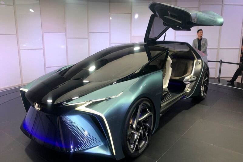 Die Toyota-Tochtermarke Lexus setzt auf den traditionellen Messeansatz und stellt in der Haupthalle den dynamischen Sportler LF-30 Electrified Concept vor. (press-inform )
