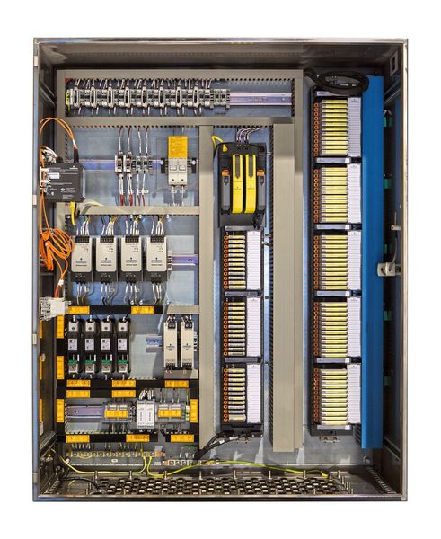 Vorkonfigurierte Schaltschränke sparen Zeit und reduzieren Projektrisiken. (Bild: Emerson)