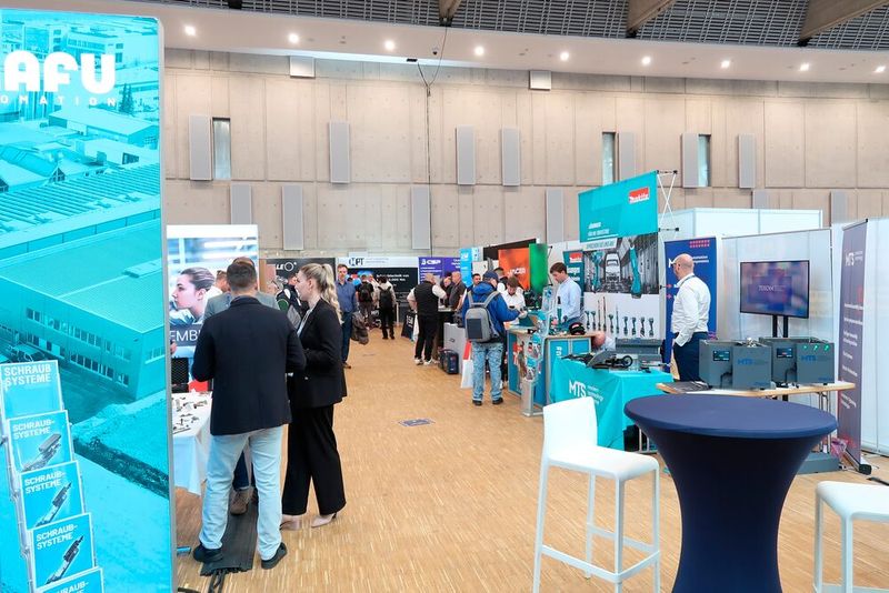 Impressionen von der Verbindungstechnikmesse Schraubtec am 16. April in der Stuttgarter Carl-Benz-Arena ... (Bild: P. Königsreuther)