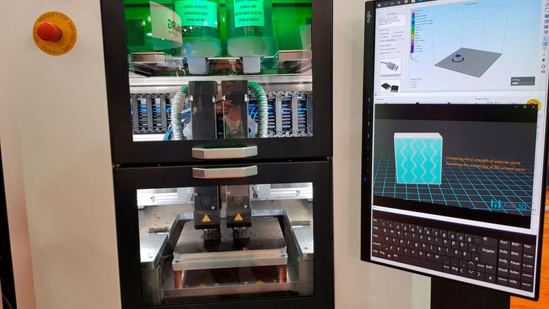 ... dabei sorgt das zum Patent angemeldete Voxelfill-Prinzip dafür, dass inhomogene Festigkeitswerte in Z-Richtung überwunden und definierte selektive Dichten im Bauteil erreicht werden. Beim Voxelfill-Ansatz werden Bauteile nicht mehr ausschließlich schichtweise aufgebaut, sondern durch den Einsatz von sogenannten Voxeln als Volumenbereiche schichtübergreifend gefüllt.  (Bild: D.Quitter / VCG)