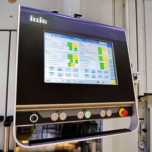 Illig Maschinenbau konnte mit verständlichen HMI-Texten Bedienfehler beim Endkunden reduzieren.(Bild:  Illig Maschinenbau)