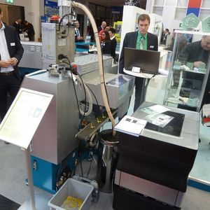 3D-Produktionseinheit bestehend aus BOY XS und Stratasys-Drucker.