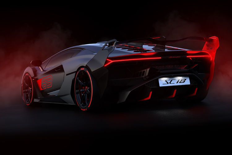 Außerdem wurde so gut es geht an Gewicht gespart. (Bild: Lamborghini)