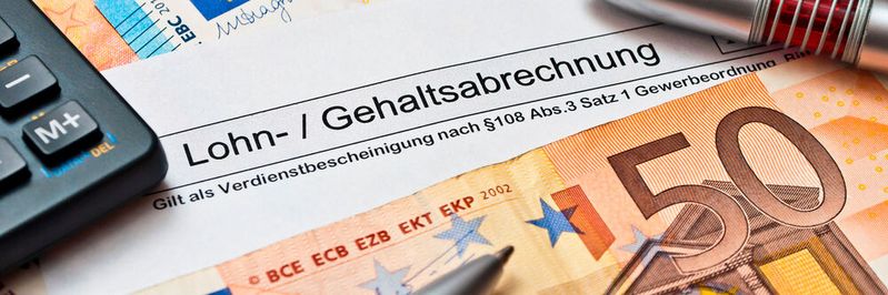 Die Kosten pro Arbeitsstunde fallen auch innerhalb der EU sehr unterschiedlich aus. (Bild:  Stockfotos-MG - stock.adobe.com)