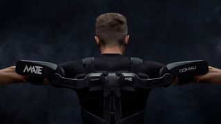 Comau zeigte auf der Automatica 2018 erstmals das kompakte Exoskelett Mate. (Comau)