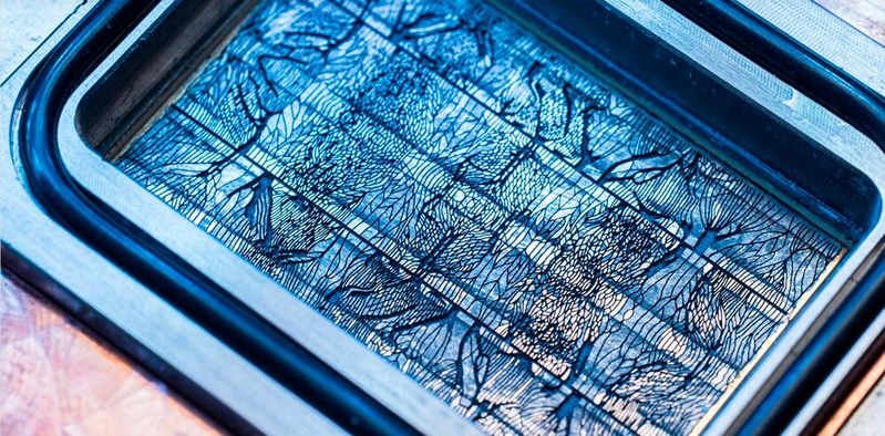 Mikrofluidik und in den Chip eingelassene Kühlkanäle können die Kühlkapazität erheblich steigern und ermöglichen so leistungsfähigere Chips ohne Abwärmeprobleme.(Bild:  Microsoft)