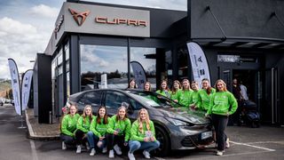 In Hemer betreibt die Tiemeyer-Gruppe im früheren Piepenstock-Nixdorf-Betrieb jetzt eine „Cupra Garage“. (Bild: Tiemeyer)