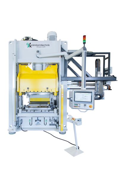 Die G+K-Pressenanlage im Überblick. (Bild: G+K Umformtechnik)