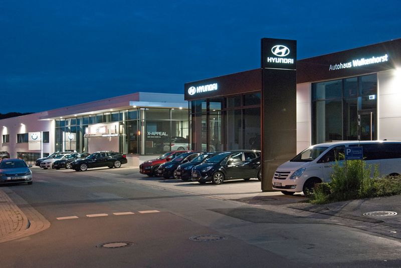 Die Walkenhorst-Gruppe gehört zu den großen BMW-Händlern in Deutschland und hat jetzt ihren Stammsitz in Melle umgebaut. (Bild: Walkenhorst-Gruppe)