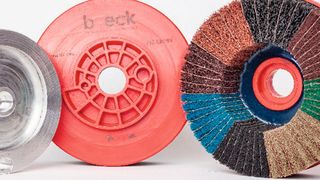 Schnellspannaufnahme mit entsprechendem Entgratteller Quick. (Ernst Schweiz)