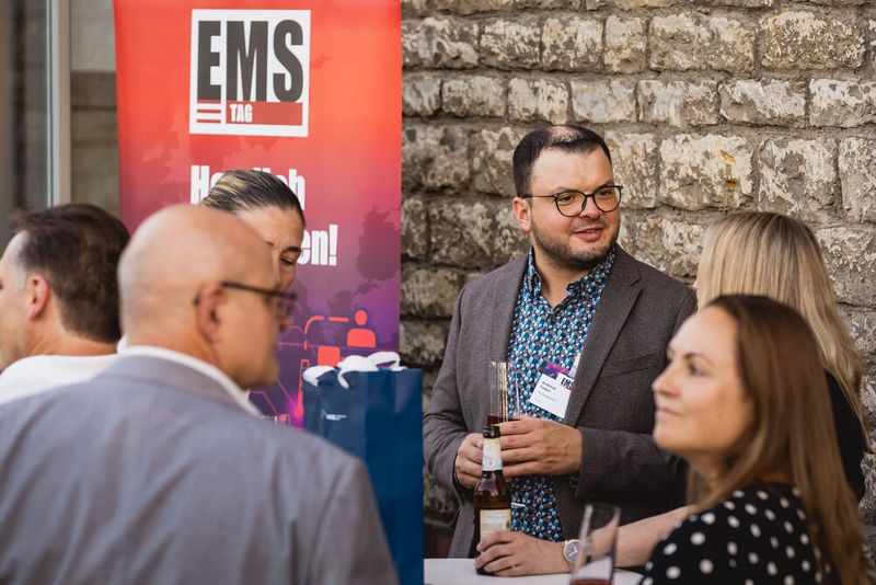 Impressionen vom 24. Würzburger EMS-Tag: Im Mittelpunkt standen aktuelle Branchenthemen, praxisnahe Impulse und insbesondere der persönliche Austausch innerhalb der EMS-Community. (Bild: Stefan Bausewein)