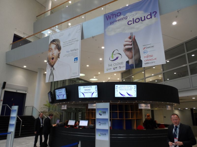 Mit 73 Ausstellern und etwas mehr als 1.600 Besuchern ist die SNW keine große Messe. Durch zahlreiche Vorträge der SNIA und ihrer Mitglieder kommt der Besucher allerdings schnell auf das neueste IT Knowhow. (Svenja Mohn, IT Business Akademie)