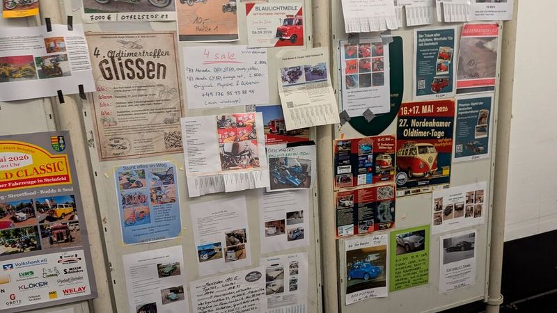 Schön zu sehen, dass bei aller Digitalisierung auch das gute, alte gedruckte Stück Papier noch lebt. (Bild: Dominsky – VCG)