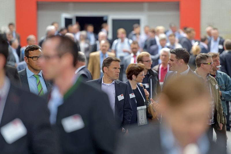Mit über 7000 Gästen aus rund 50 Ländern ging die Hausmesse „World of Material Handling“ von Linde-MH mit einem Besucherrekord zu Ende. (Bild: Linde-MH)