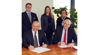 Acting Executive Vice President of Sasol, Marius Brand, (left) and CEO and President of Topsoe, Bjerne S. Clausen, signed the partner agreement. (Haldor Topsoe)