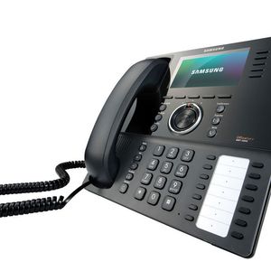 Das Spitzenmodell SMT-i5243 präsentiert sich mit einem 4,3 Zoll großen LCD-Farbdisplay mit Videofunktion und XML-Browser und verfügt darüber hinaus über einen USB-Anschluss für Webcam oder Bluetooth.