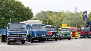 1987 rief der Spediteur Robert Fehrenkötter die „Deuitschlandfahrt“ ins Leben. Sinn und Zweck der Übung war das Erinnern und Bewahren rollenden Kulturguts im Nutzfahrzeugbereich.  (Bild: Daimler Truck AG)