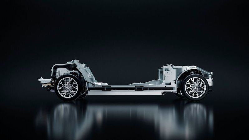 Stellantis hat mit „STLA Large“ eine Plattform für große Pkw und Performance-Modelle vorgestellt.(Bild:  Stellantis)