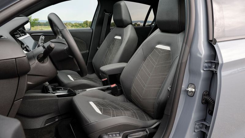 Das Platzangebot bleibt im Corsa unverändert gut. (Bild: Opel)