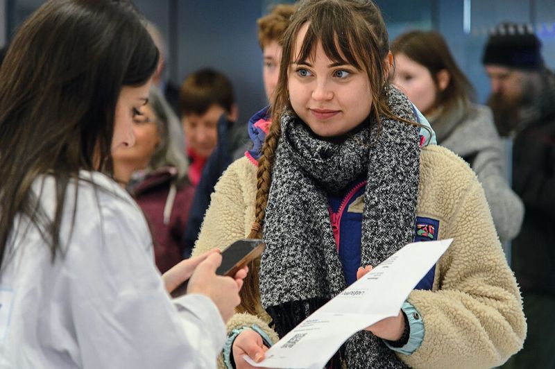 Wer sich vorab auf www.lab-supply.info online registriert hatte, wurde am Eingang direkt eingecheckt und erhielt das Besucher-Badge zum Umhängen.  Infos zu den kommenden LAB-SUPPLY-Messen finden Sie auf www.lab-supply.info (Bild: Stefan Stark)