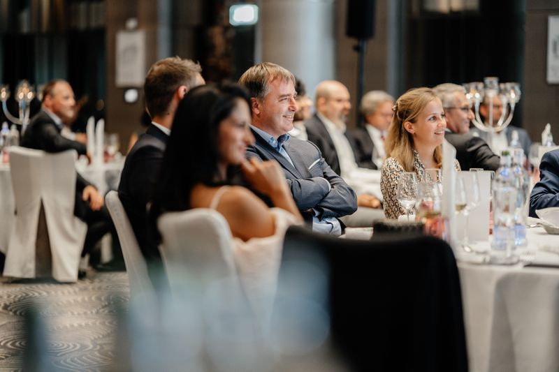 ... für Belustigung bei den Gästen. (Offenblende/Valentin)