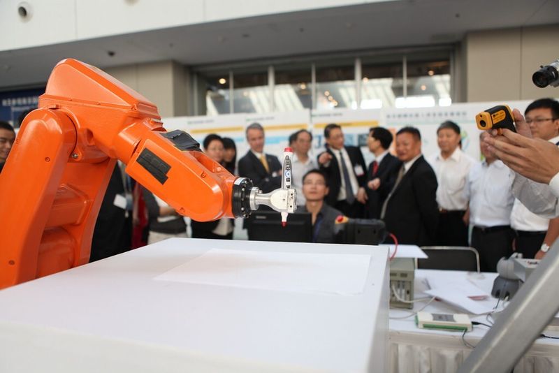 Auch hochrangige politische Delegationen kamen zur Messe. (Bild: AMB China)