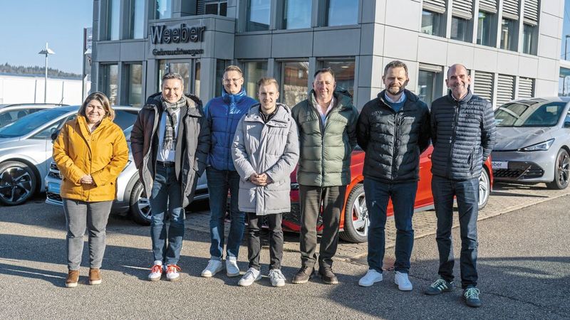 Das Team des Autohauses Weeber entwickelt eigene Produkte, wenn es für ein Problem keine Lösung von der Stange gibt. (Bild: Stefan Schmitt)