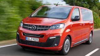 Dass es Stellantis schaffen wird, seine Zafira-Life-Kunden auf die BEV-Variante zu switchen, erscheint äußerst zweifelhaft. (Opel)