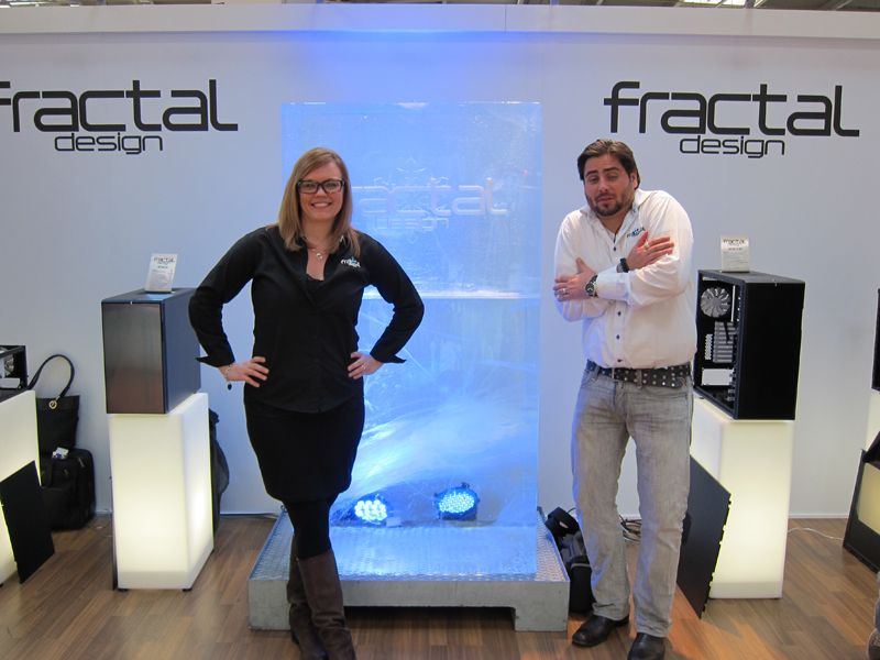 Heili Toome (Fractal Design) bleibt cool und Timo Kusian (Markensturm) friert mal wieder. (IT-BUSINESS)