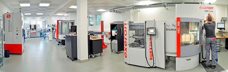 Industrialisierter, automatisierter Werkzeugbau:  Das neue Bearbeitungs-Center von Toolcraft im Geschäftsbereich Formenbau und Spritzgiessen. (Toolcraft)