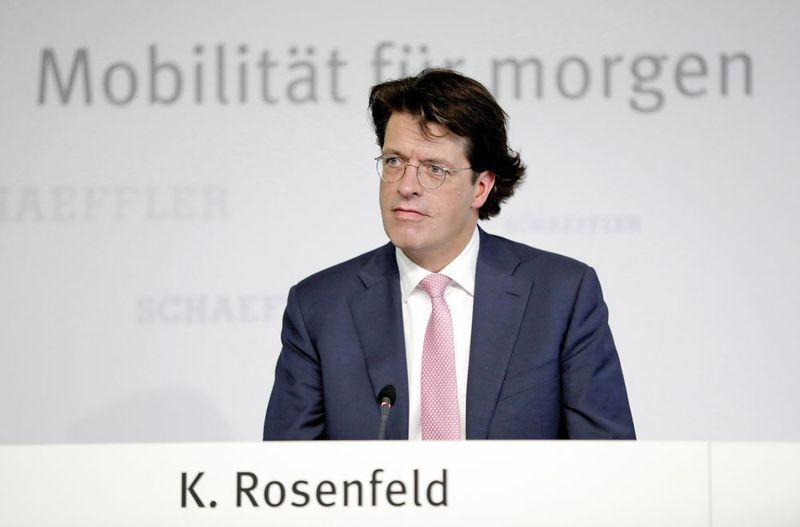 „Unsere Prognose zum währungsbereinigten Umsatzwachstum in Höhe von 4 bis 5 % haben wir im Gesamtjahr übertroffen. Wir gehen davon aus, dass sich die positive Umsatzentwicklung auch in 2018 fortsetzt“, sagte Klaus Rosenfeld, Vorstandsvorsitzender der Schaeffler AG. (Schaeffler)