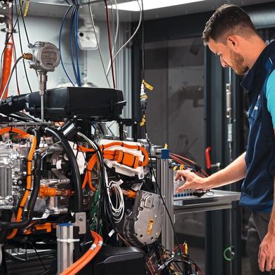 Der Entwicklungsaufwand in der Automobilbranche steigt. Dennoch sind die Hersteller zurückhaltend bei der Vergabe an Dienstleister. (Bild: Jonas Rattel)