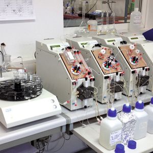 Abb.1: 1 Das Vier-Kanal-System ermöglicht die parallele Analyse von Nitrat, Ammonium, ortho-Phosphat und Kalium.