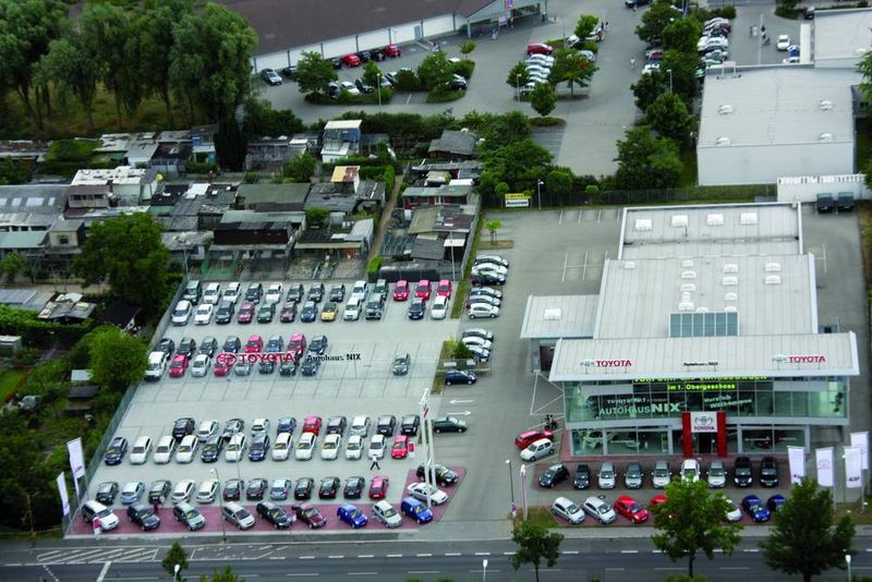In Offenbach vertreibt Nix seit 1999 Fahrzeuge der Marke Toyota und hat zudem einen Lexus-Service-Vertrag. (Archiv: Vogel Business Media)