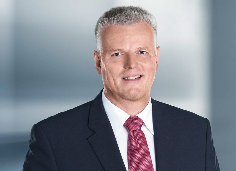 Für Hans Sondermann, Geschäftsführer Vertrieb und Marketing von Rittal, ist Industrie 4.0 kein Selbstzweck: „Neben Ressourcenplanung, Konfiguration und Logistik ist es ein wesentliches Ziel, die Sicherheit und Verfügbarkeit von Anlagen zu erhöhen.“ (Bild: Rittal)