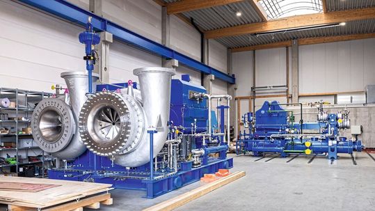 Die Turbokompressoren der Aerzen Process Gas GmbH decken Drücke bis zu 300 bar und Volumenströme bis zu 350.000 m³/h ab.(Bild:  Aerzen)