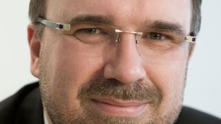 Siegfried Russwurm, Personalvorstand bei Siemens, will in Deutschland 2.000 Stellen mittels „verantwortungsvoller Maßnahmen“ abbauen. (Archiv: Vogel Business Media)