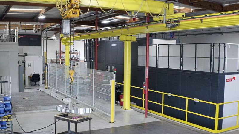 Fertigungszelle für XXL: Die Starrag Ecospeed bei Notthoff Engineering ist auf die hochdynamische Bearbeitung großformatiger Luftfahrt-Strukturbauteile ausgelegt. (Bild: Starrag)