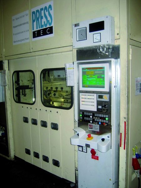 Bild 2:  Neuer Prozessleitstand der Kaiser Typ V 500. (Archiv: Vogel Business Media)