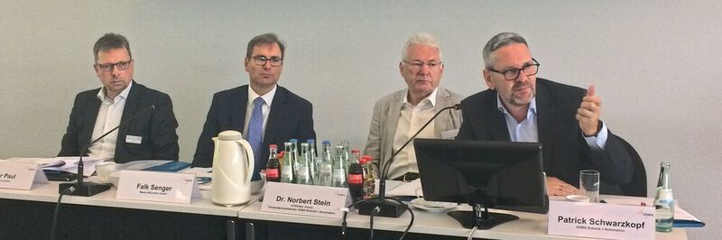 Präsentierten auf der gemeinsamen Pressekonferenz von VDMA Robotik + Automation und Automatica der Messe München Marktzahlen der Superlative: v.l.n.r. Holger Paul (VDMA Kommunikation), Falk Senger (Messe München), Dr. Norbert Stein (VDMA Robotik + Automation, Vitronik) und Patrick Schwarzkopf (VDMA Robotik +Automation) (Karin Pfeiffer)