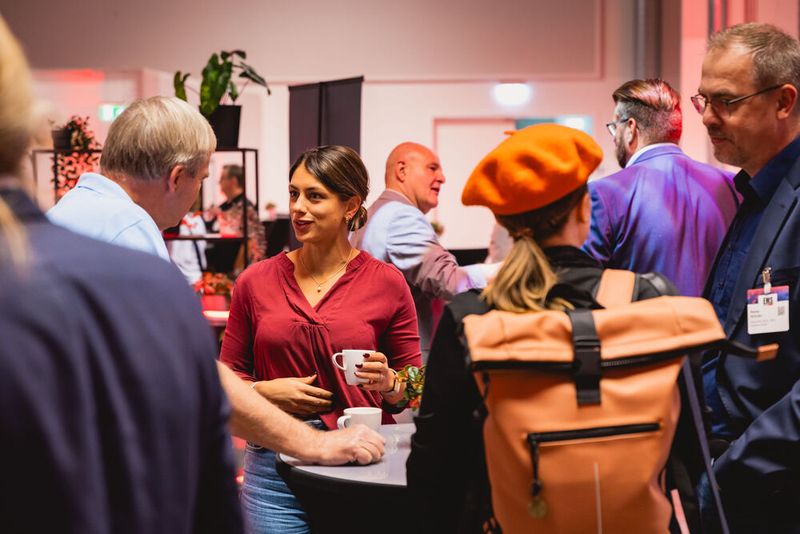 Impressionen vom 24. Würzburger EMS-Tag: Im Mittelpunkt standen aktuelle Branchenthemen, praxisnahe Impulse und insbesondere der persönliche Austausch innerhalb der EMS-Community. (Bild: Stefan Bausewein)