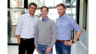 Von links: Die Gründer der Elise GmbH, Moritz Maier, Sebastian Möller und Daniel Siegel, freuen  sich über den vor Kurzem gewonnenen TCT Award 2022 in der Kategorie Software. Überzeugt hat ihre besondere Low-Code-Produktentwicklungsplattform, die ebenfalls Elise heißt. (Bild: Elise)