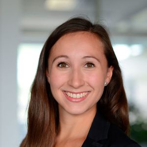 Sariana Kunze ich Redakeurin bei der Medienmarke elektrotechnik AUTOMATISIERUNG.(Bild:  VBM)